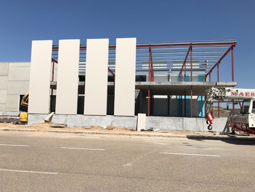 Fase de Construcción y Montaje de Paneles del Matadero Asovino