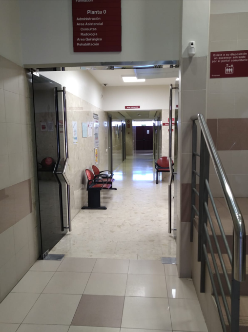 Pasillo y consultas médicas de Fremap en Valladolid