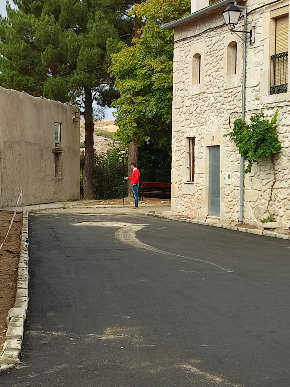 Preparación y compactación de explanada en calles viales